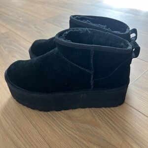 Platform Mini Uggs